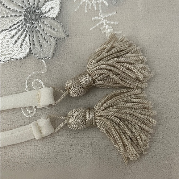 Show Me Your MuMu, Cream Floral Blouse - Picture 7 of 8